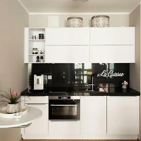 Elouisa Sweet Dresden